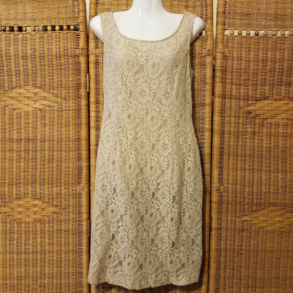 Lace Sleeveless Shift Dress